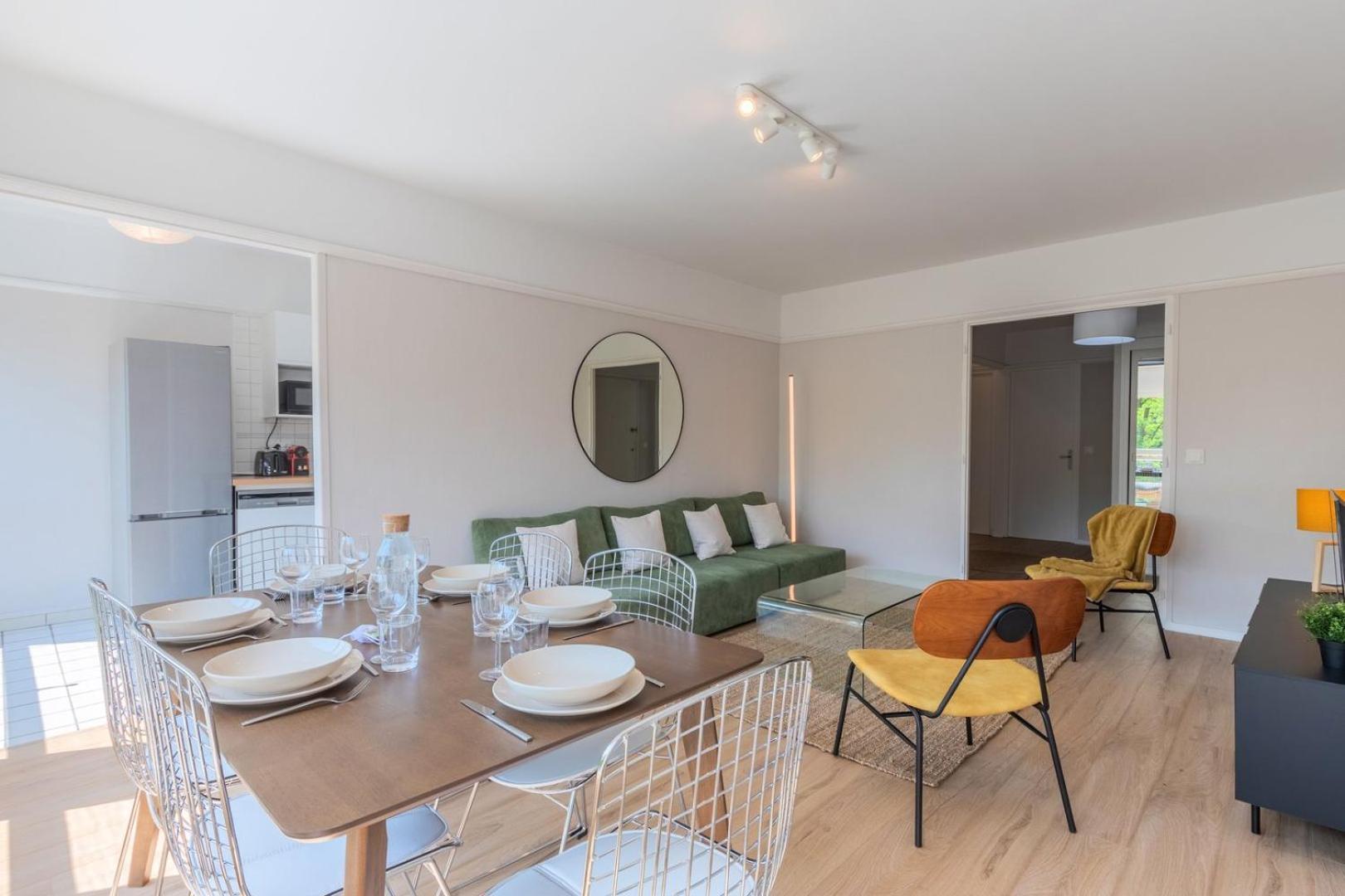 Spacious 3 Bedroom Apartment & Private Parking! Lambersart Exterior foto